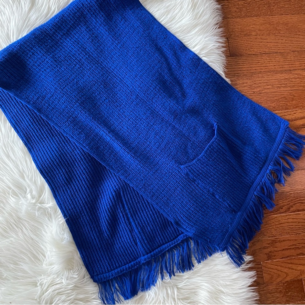 Vintage Amkints 2 Pocket Blue Knit Scarf Wrap with Fringe USA Cozy One Size